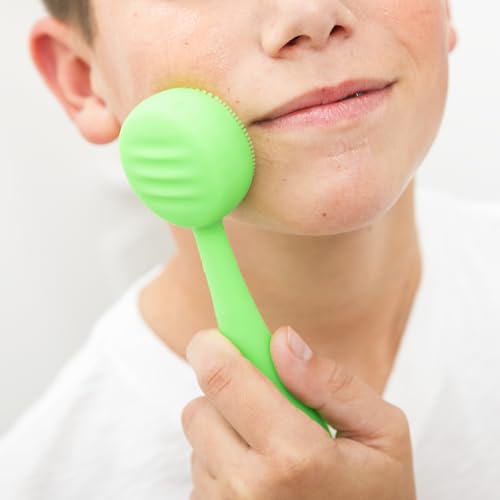PMD Clean - Smart Facial Cleansing Device with Silicone Brush & Anti-Aging Massager - color: Lime