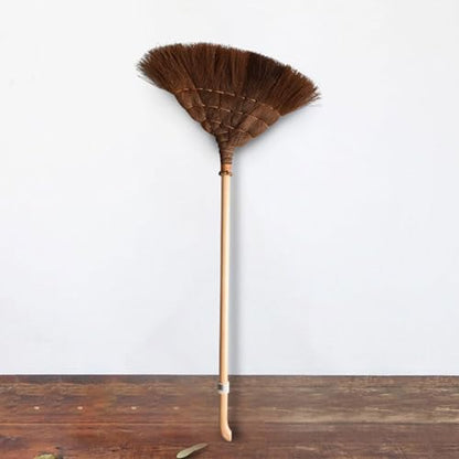 Chinese Style Dust Pan and Broom Set with Long Handled for Home, Palm Fiber Brooms and Solid Wood Dustpan Combo Set, Upright Stand Up Sweep Tool for Lobby Floor Yard Home Kitchen Office Use,B - color: B