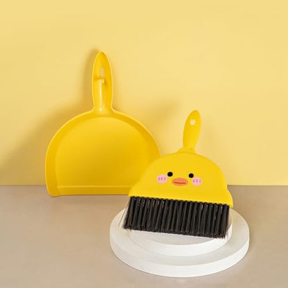 Small Broom and Dustpan Set,1pc Dust Pan and Brush Set,Cute Little Yellow Hand Mini Broom and Dustpan Set,Small dust pan Mini for Tabletop Debris,Keyboards&Clean Pet Cages Guinea Pig Cage(Chick) - style: Chick