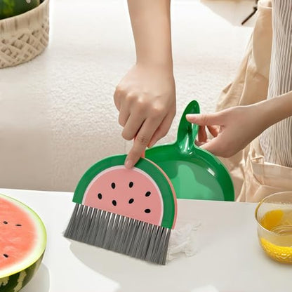 1Pcs Small Broom and Dustpan Set Cute Little Yellow Green Hand Mini Broom and Dustpan Set for Home Sofas Kitchen Countertops Storage Shelves Bathrooms Pet Areas - color: Green