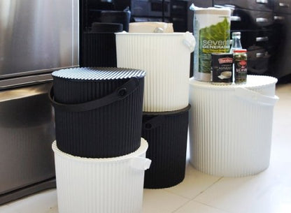 Sceltevie Omni-Utti Hachiman Multifunctional White Plastic Bucket with Lid and Stool Function, 8L, 2.8 Gal, 10.6 x 10.0 x 8.3 Inches, 150 kg Load Capacity - color: White, style: Size S: 2.8 gal (