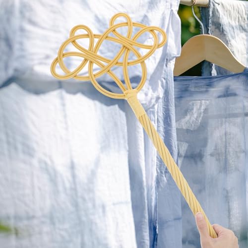 Rattan Quilt Beater with Long Handle, Dust Removal Tool for Carpet and Blanket, Manual Rug Fluffer and Quilt Dust Catcher for Home Cleaning