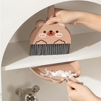 Mini Dustpan and Brush Set, Cartoon Pattern Cleaning Set, 2pcs/set Small Broom Dustpan Set, Keyboards Cleaning Mini Broom Dustpan Set, Compact Dust Pan and Hand Broom for Cleaning Brown