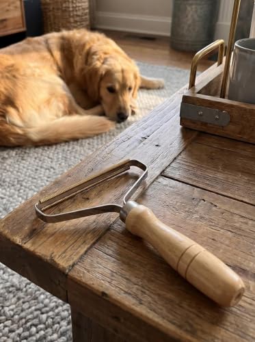 2 Pcs Carpet Rake for Pet Hair Removal, Dog Hair Remover for Rugs & Car Carpet, Manual Lint Scraper with Wooden Handle & Double Sided Copper Blade