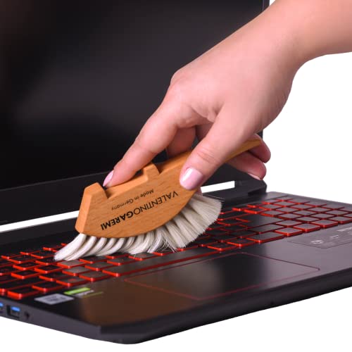Goat Hair Dust Brush – Anti-Static Keyboard & Screen Cleaning Brush – Natural Beechwood Hedgehog Design – Office Desk & Electronics Cleaner – Made in Germany