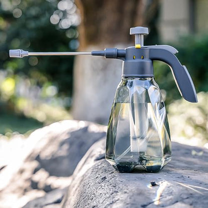 Pressure Spray Bottle 1.5 L Plastic Pressurized Spray Bottle with 360° Adjustable Nozzle Plant Comfortable Handle Bottles for Plants and Other Cleaning Solutions Pressure